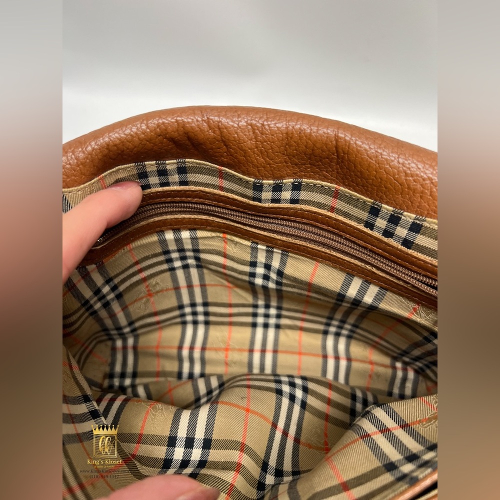 Burberry pebbled Crossbody Bag - Picture 11 of 16